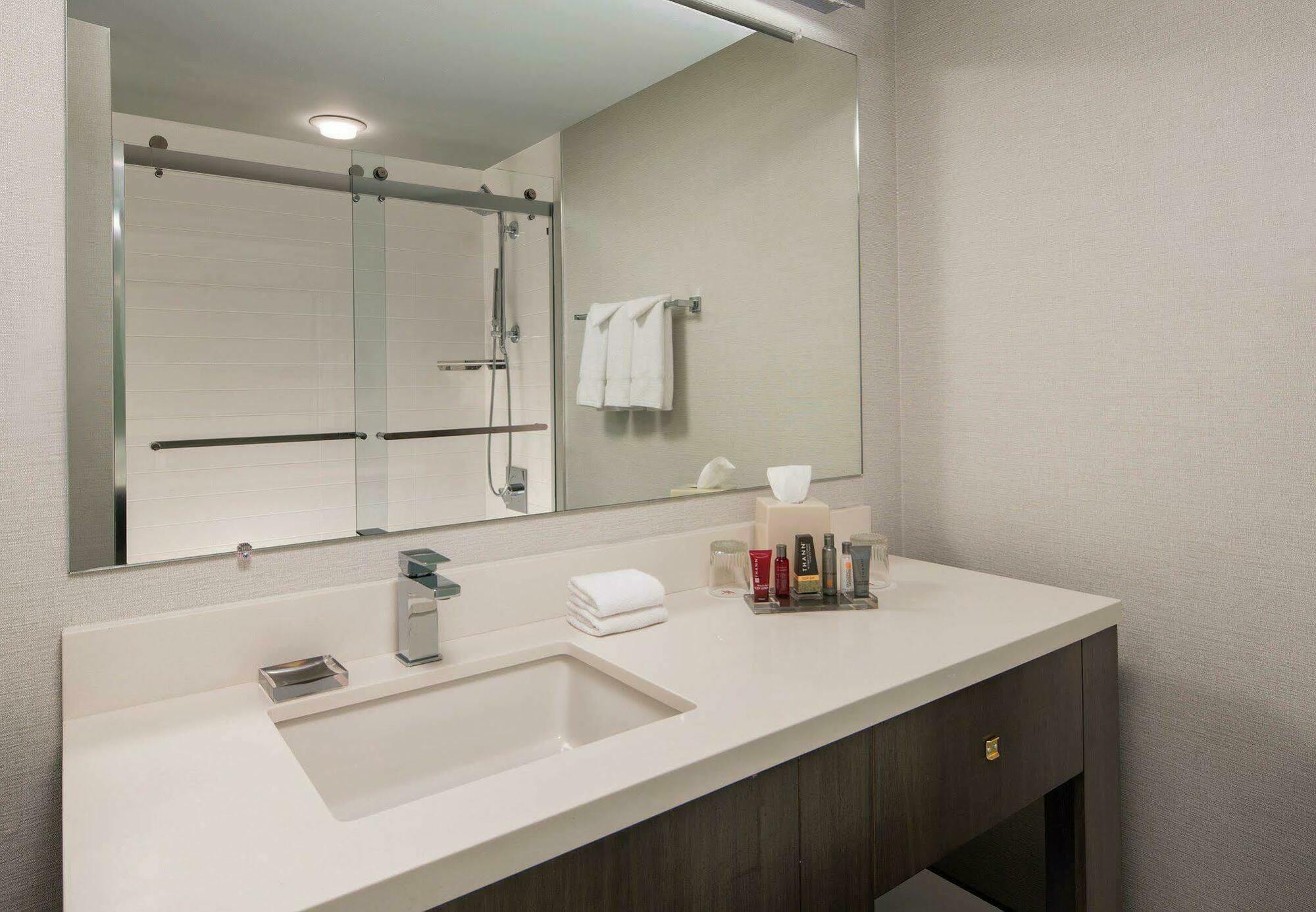 Marriott Hartford/Windsor Airport Ξενοδοχείο Δωμάτιο φωτογραφία